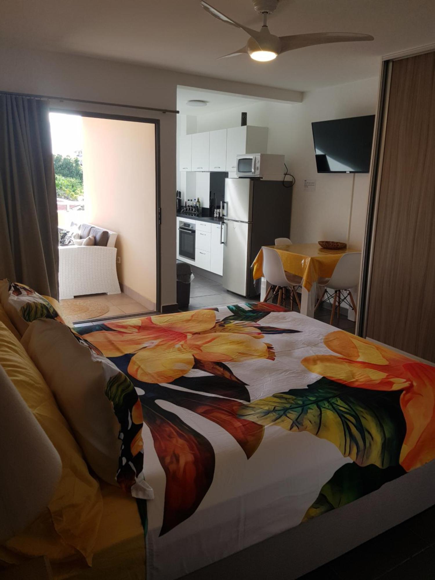 Tehautahi Cozy Lodge 2 パペーテ エクステリア 写真