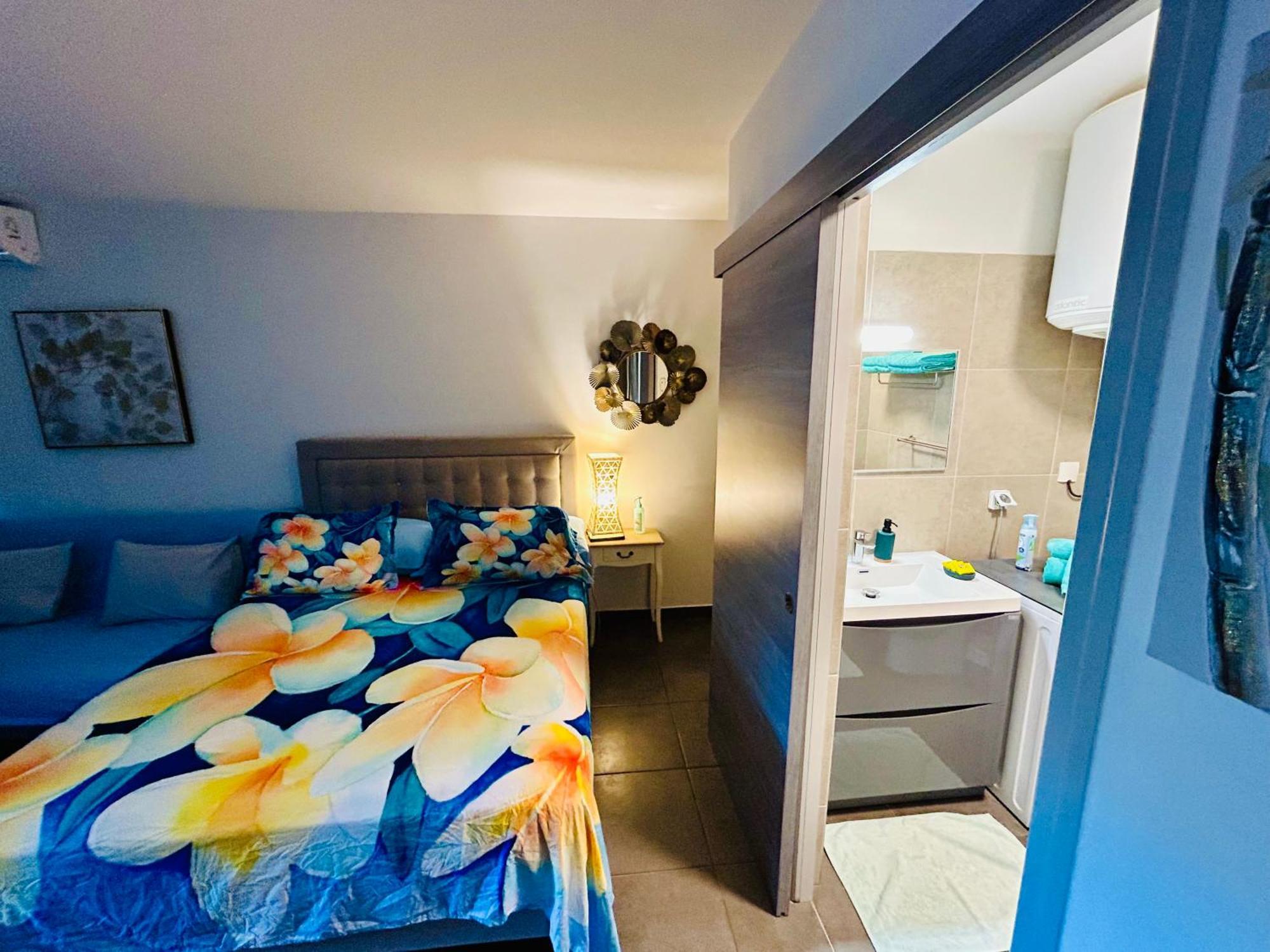 Tehautahi Cozy Lodge 2 パペーテ エクステリア 写真