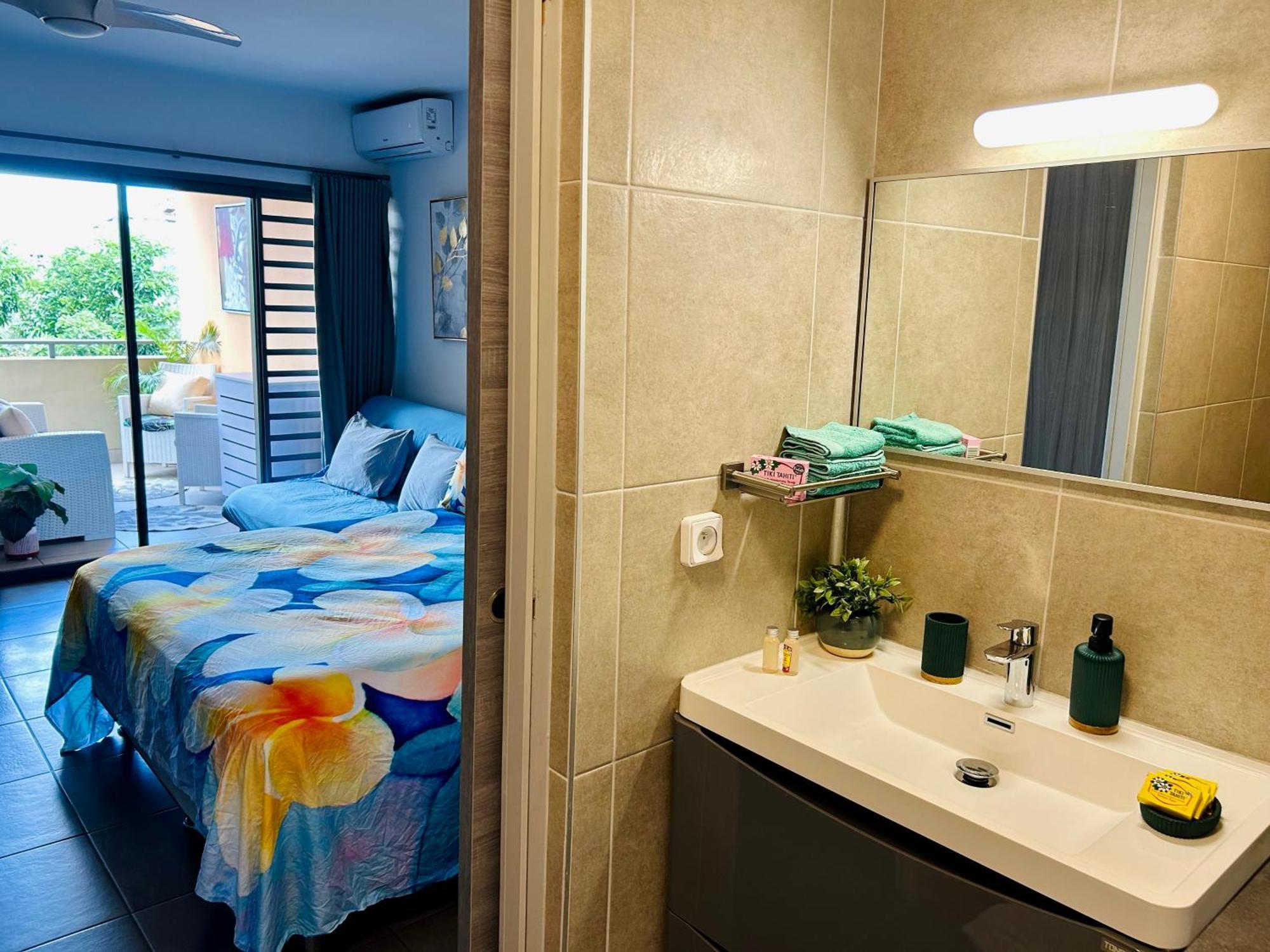 Tehautahi Cozy Lodge 2 パペーテ エクステリア 写真