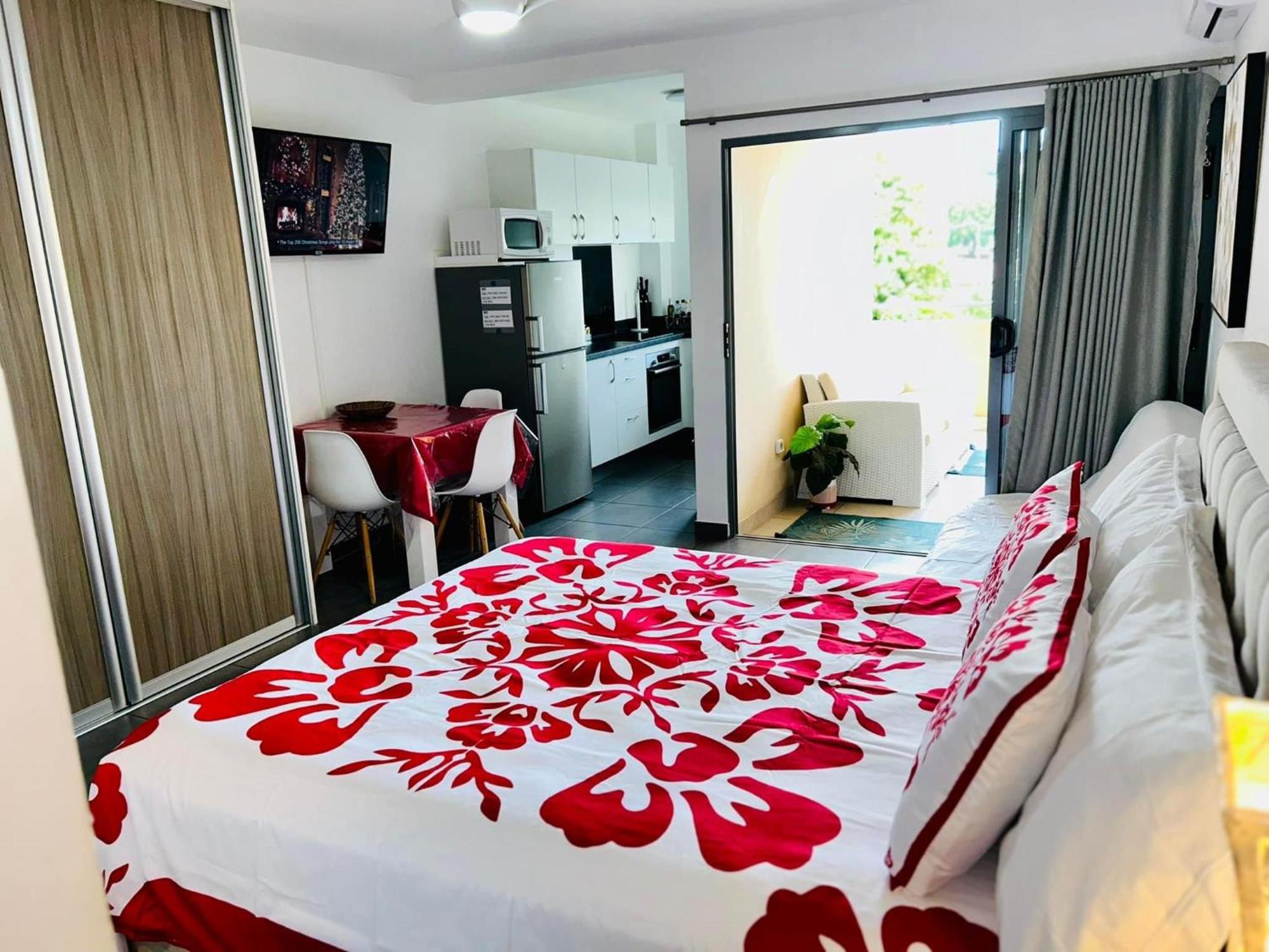 Tehautahi Cozy Lodge 2 パペーテ エクステリア 写真
