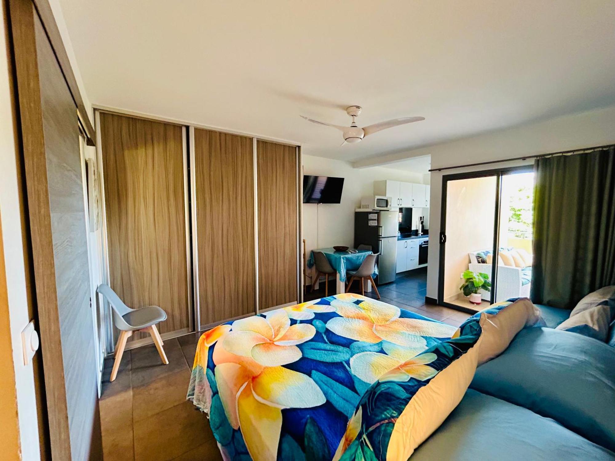 Tehautahi Cozy Lodge 2 パペーテ エクステリア 写真